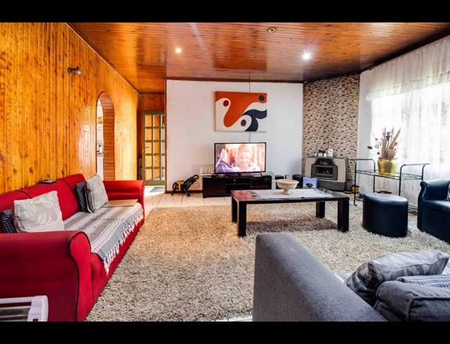 4 BEDROOM HOUSE FOR SALE IN RIVERLEA